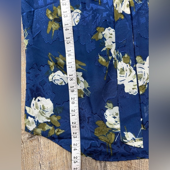 Talbot Navy Floral Sleeveless Tie Neck Blouse Size XS - Picture 7 of 10
